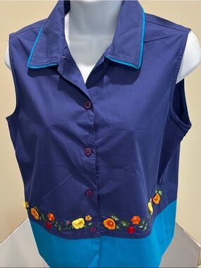 Sleeveless Embroidered Navy & Teal Button-Front Women's Top size S